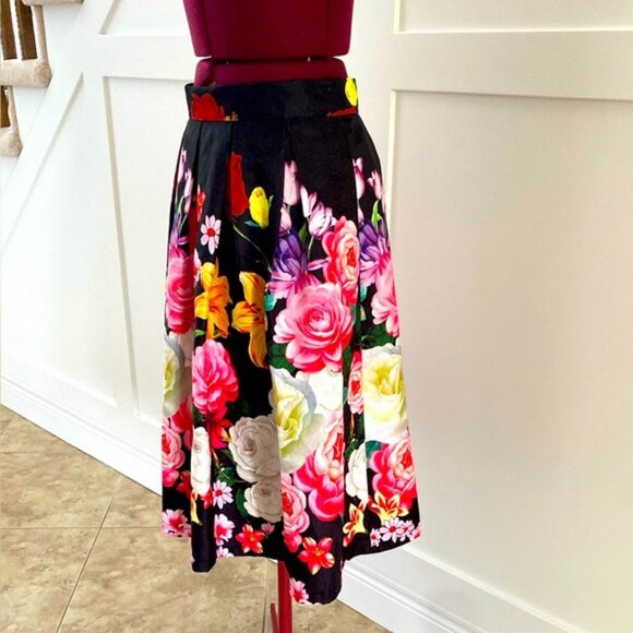 Pleated A line Floral Skirt Size M - Picture 3 of 9